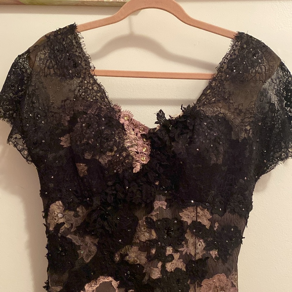 Mandalay lace evening dress - Picture 3 of 16
